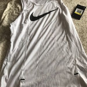BRAND NEW NIKE SMALL BASKETBALL TOP